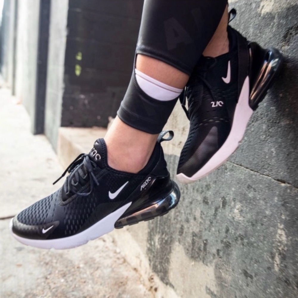 Nike Air Max 270 Black White Solar Red, size 5.5 Youth/ Women’s size 7